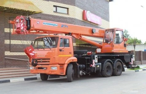 رافعة شاحنة كС-55713-1К-1В بسعة 27 طن