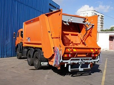 شاحنة نفايات متوسطة الوزن موديل MCT K32.02