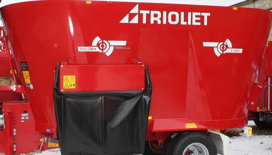 Solomix 2 1600L ZK Agricultural Mixer Bunker