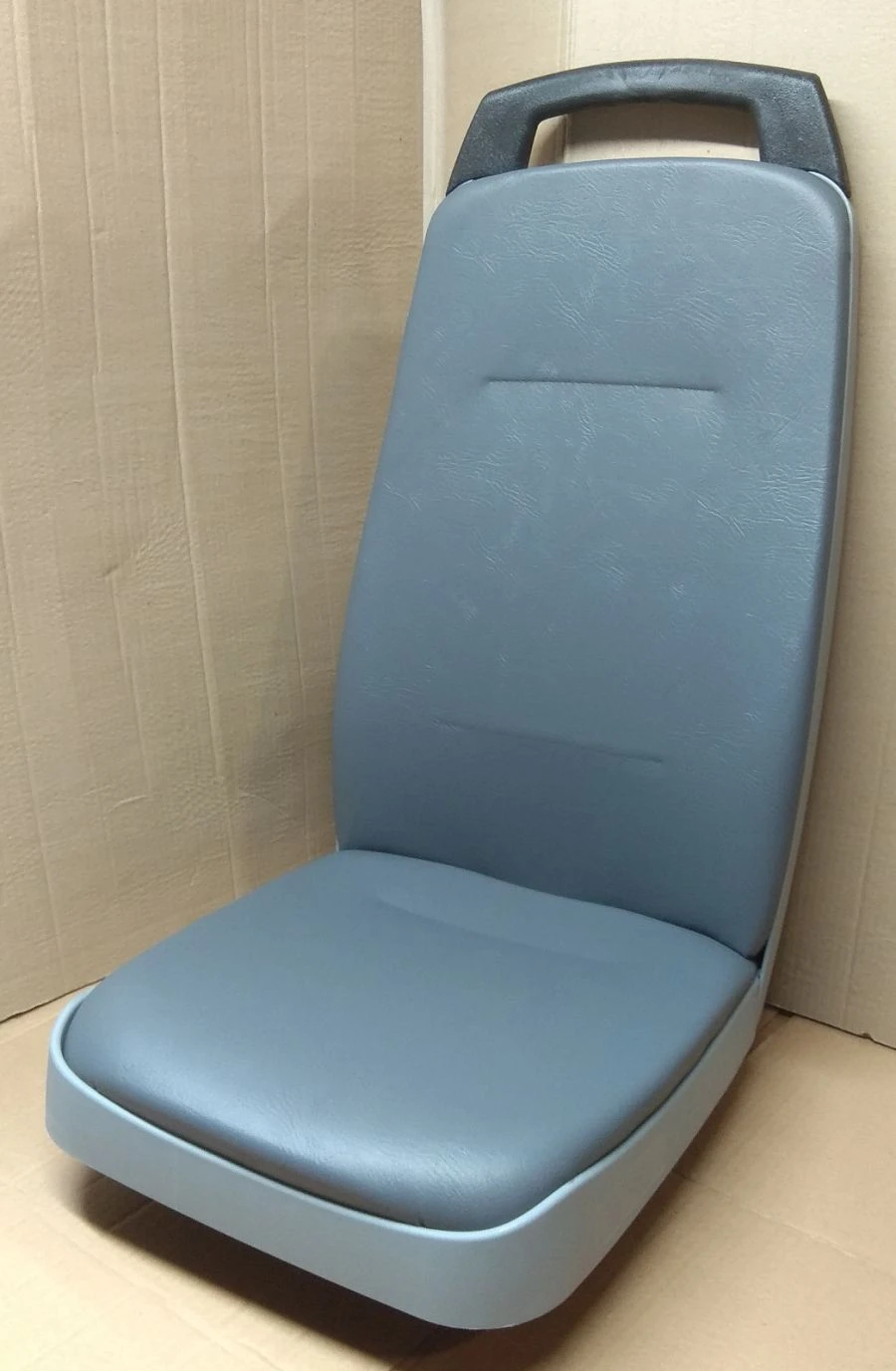 مقعد ركاب مع مسند ذراع FS 802.1-6830020 تنجيد VIK