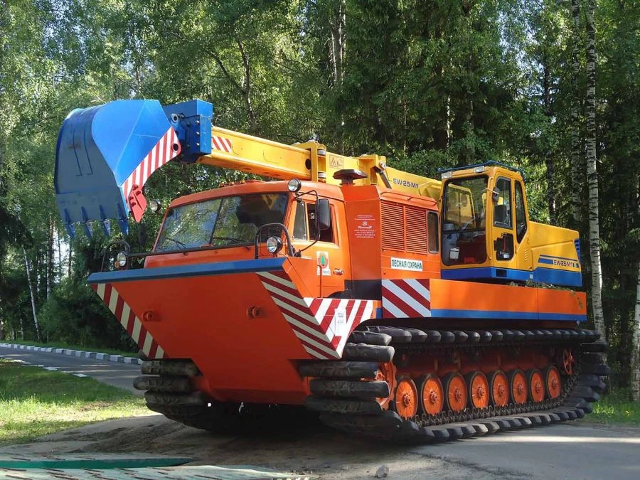 مركبة ثلجية وموحلة متعددة الوظائف مزودة بتركيب حفار EW-25-M1 TTM 6902E