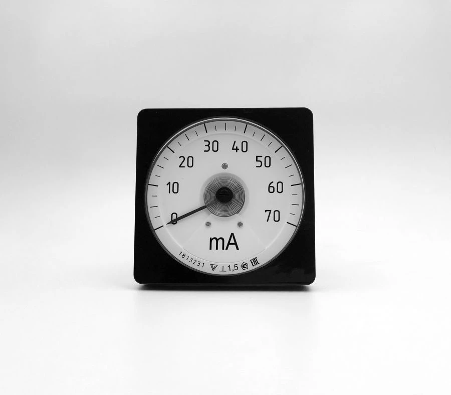 أجهزة قياس التيار المستمر M1611.1