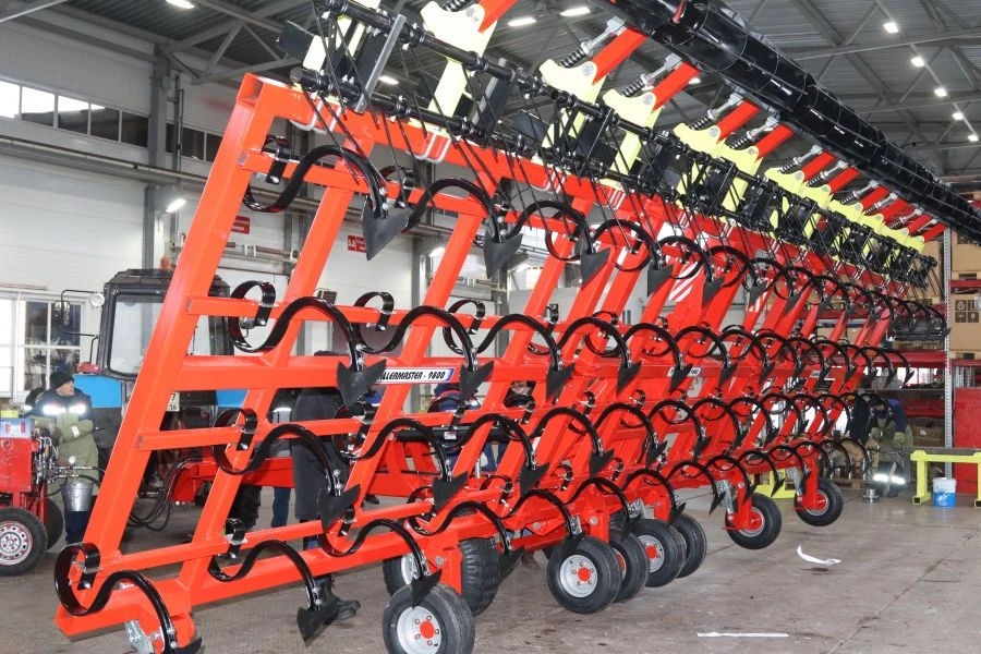 كولتيفاتور "Tillermaster 9800" متوسط لتهيئة التربة