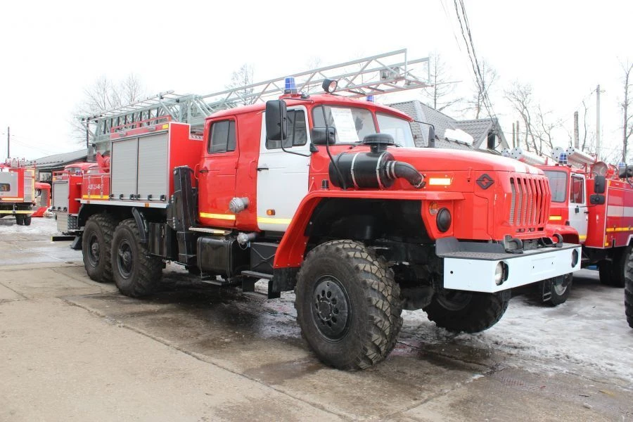 سيارة الإطفاء AC-6.0-40 (4320) نوع 6YN31