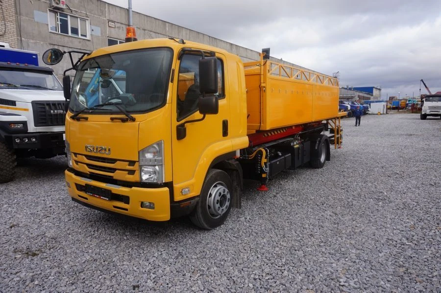 مركبة النقل APK-10 على شاسيه ISUZU NQR90L-H، NQR90L-K، NQR90L-L، NQR90L-M