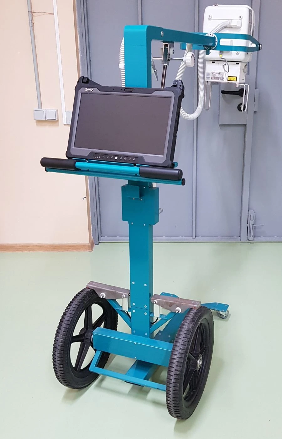 جهاز الأشعة السينية الرقمي المتنقل "R-500 موباكمباكت