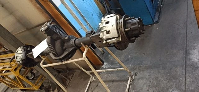 محور خلفي مع فرامل ومحاور A62R33-2400012-10