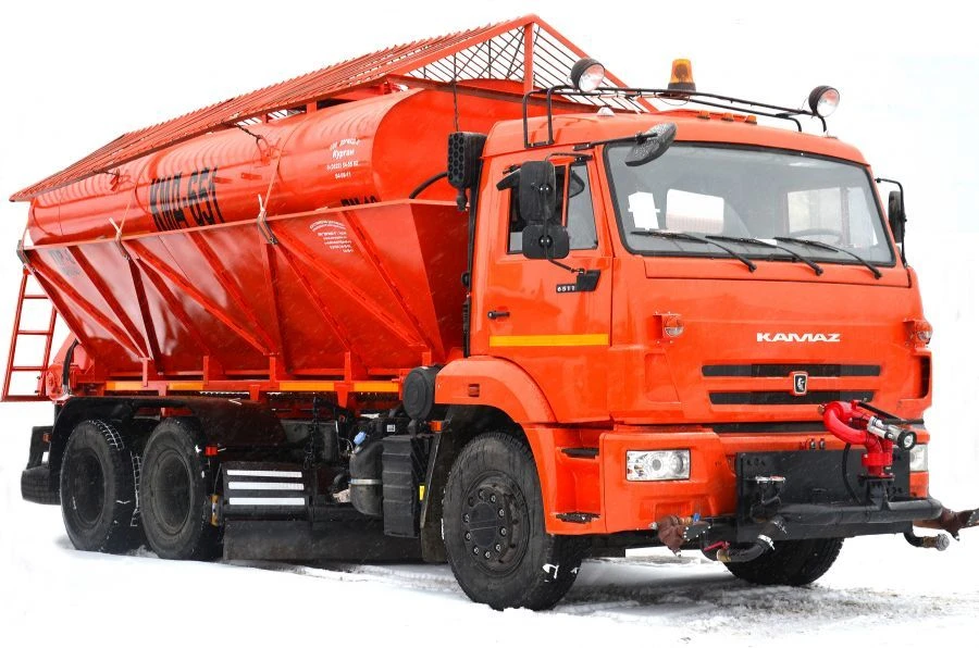 Combined Road Cleaning Machine KMD-65115-E5 on KAMAZ 65115-RS Chassis