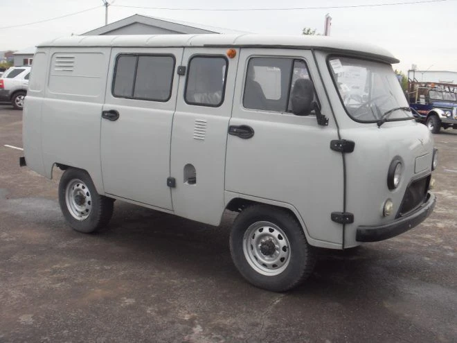 سيارة نقل UAZ 390995-671-64