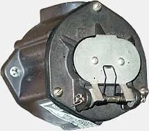 رSocket RZ-8B-U1 منخفضة الجهد وRZ-8D-U1 مزودة بأرضي للسيارات الركاب