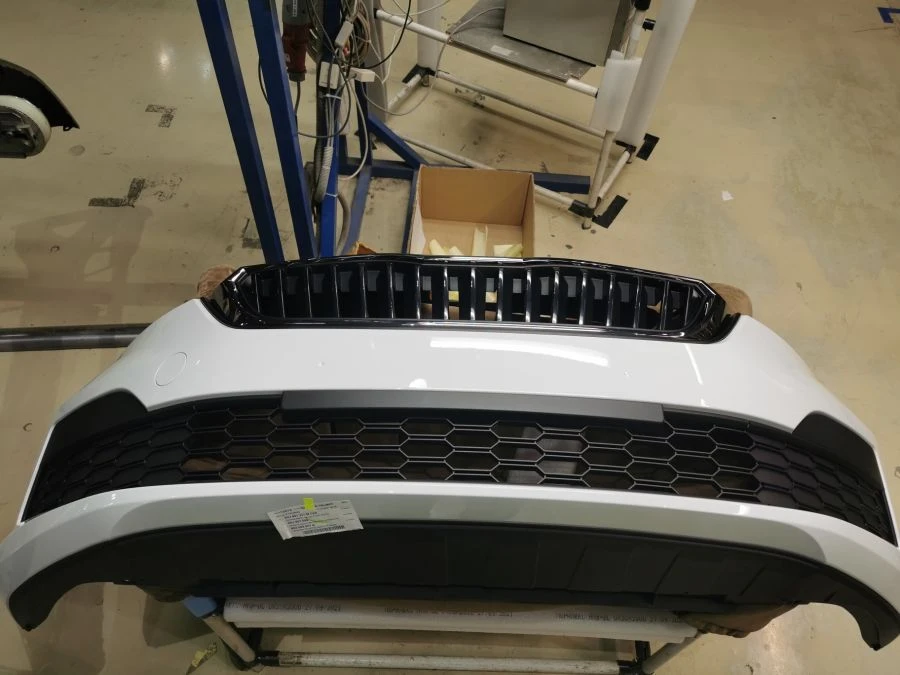 بامبر أمامي RAPID PA 60U 807 217 P* لحماية السيارة