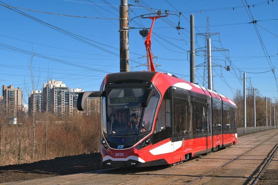Comfortable and Innovative Tram Car Model 71-931AM