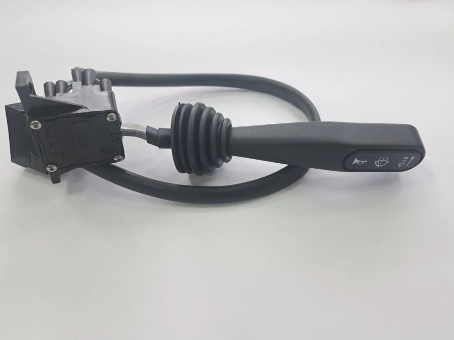 مفتاح مساحات الزجاج والرش 3302-3709200-02