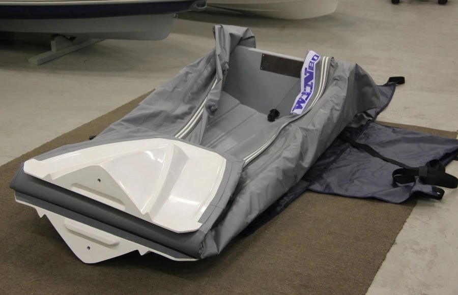 قارب مطاطي صلب بمحرك بتقنية الطي WINBOAT 275RF