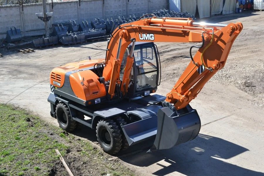 حفار E170W بعجلات هوائية ذو دلو واحد - آلة متعددة الاستخدامات