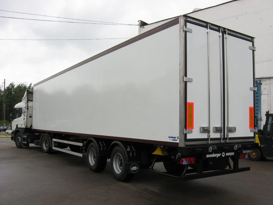 نصف مقطورة للبضائع ذو محورين SG-253ST