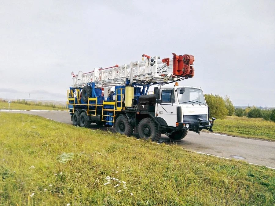 وحدة رفع APR-80 للإصلاح وحفر الآبار على هيكل ذاتي الدفع MZKT-652716