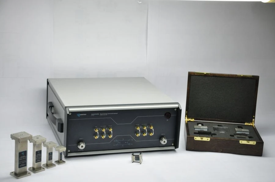 محلل الشبكات المتجهية R4226/3 للاختبار عالي الأداء