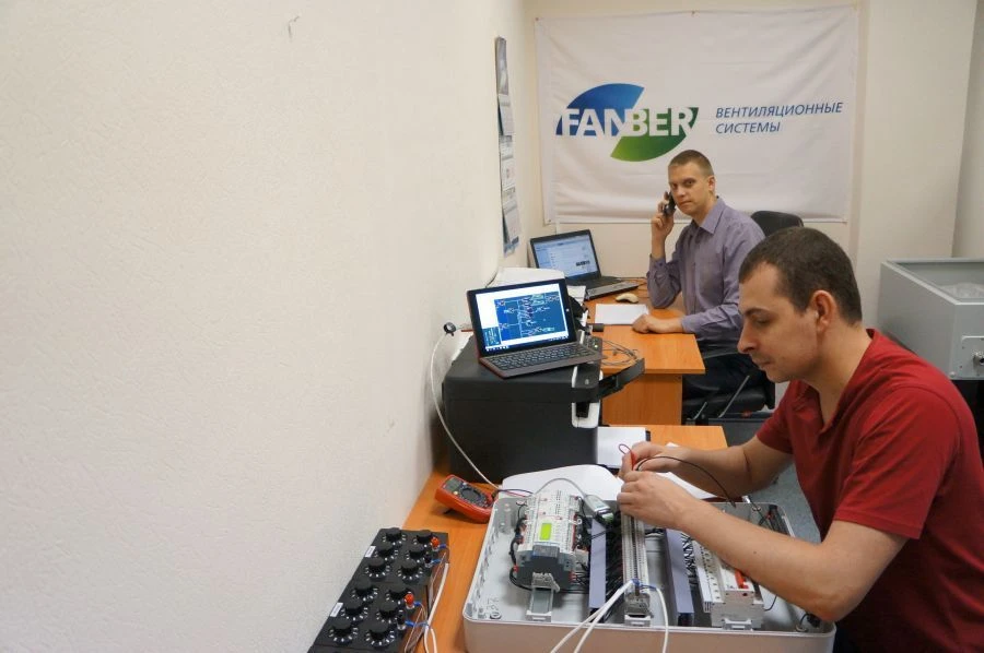لوحة التحكم التلقائي في التهوية FBR - جهاز توزيع وتحكم منخفض الجهد