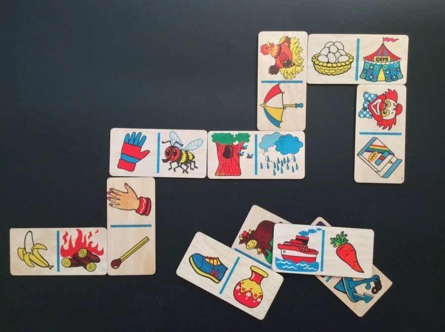 مادة لعبة الدومينو - 20 بطاقة في صندوق