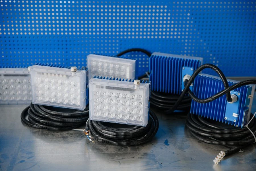 إضاءة LED ثنائية الوضع TECHNO-SSD