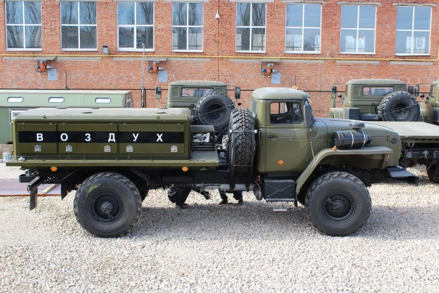 محطة تعبئة وقود متنقلة VZ-20-350 على شاسيه أورال 43206