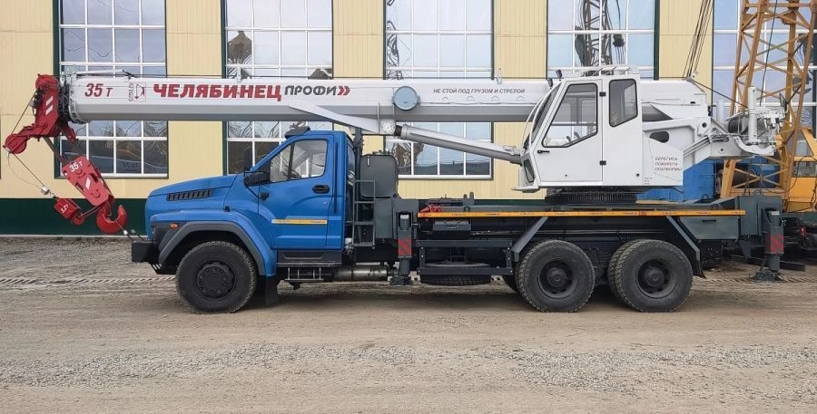 35 Ton Truck Crane KS-55733 Model 6929V4-0 for Ural-73945 Chassis