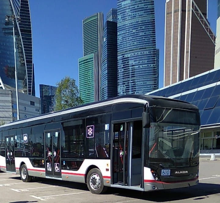 الترام الكهربائي ألكور XT12 منخفض الأرض 5214-0000010