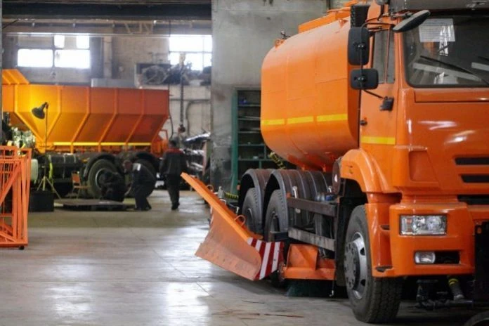Combined Road Machine KDM 520001 on KAMAZ-6520-49(B5) Chassis