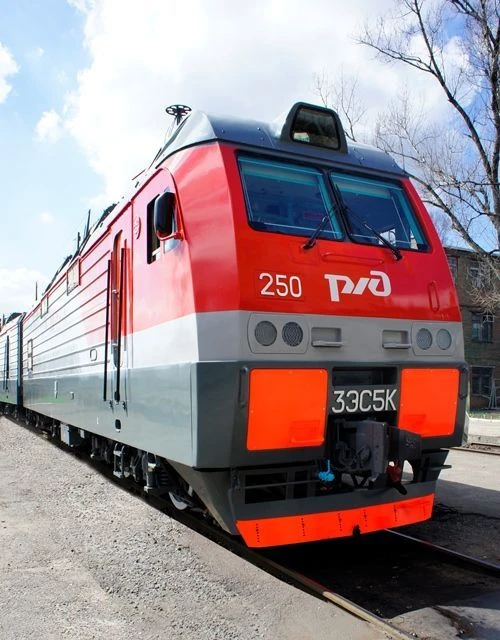 Three-Section Mainline Electric Freight Locomotive with Microprocessor Control 3ES5K