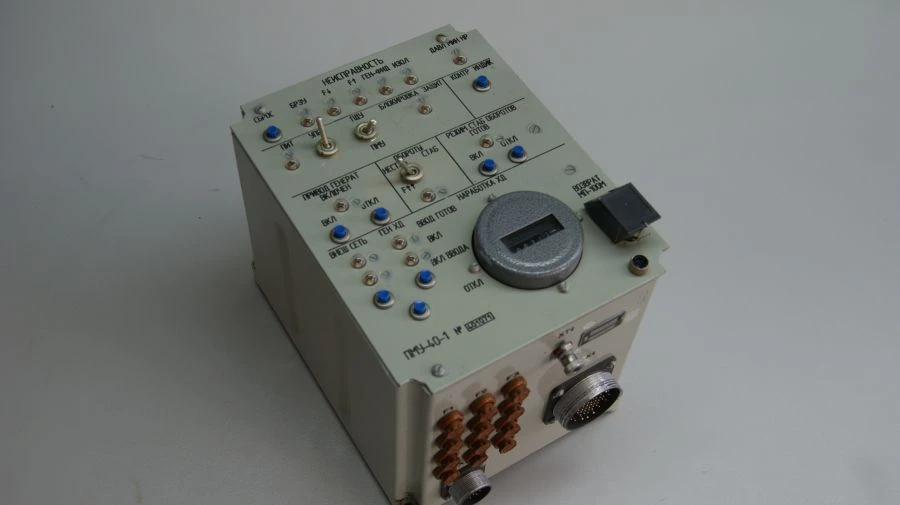 وحدة تحكم في إمدادات الطاقة المستقلة لنظام AЭС-40 PMU-40-1