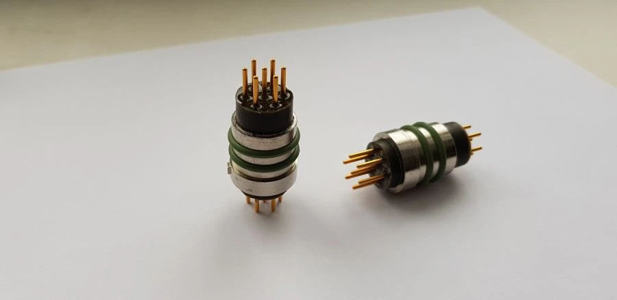 قابس الموصل SPG