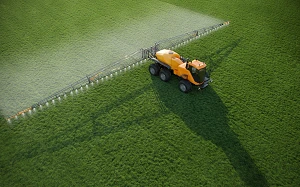 Self-Propelled Sprayer-Distributor TUMAN-3 with Interchangeable Equipment