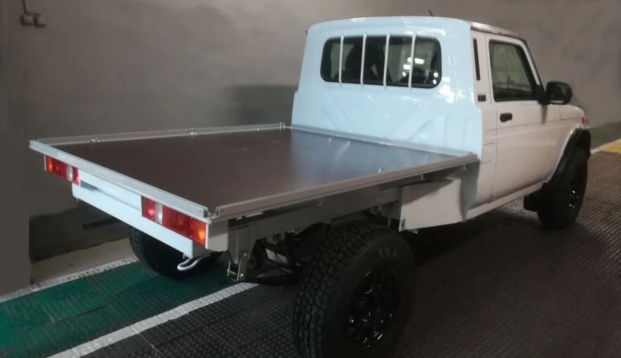 مركبة لادا 4x4 البيك أب، نوع 2346، موديل 234600 (منصة بدون جوانب)