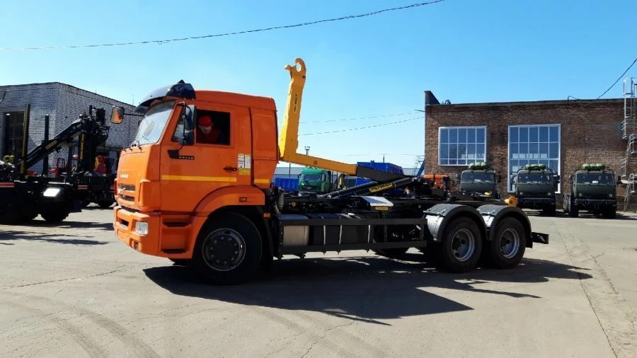 متعدد الرفع الخاص مع معدات رافعة الخطاف RN T15 النوع 62E155 على شاسيه كاما 65115-A5