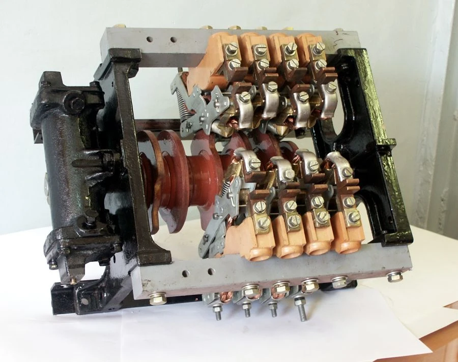 مفتاح عكسي PR-320B لقطارات الكهرباء