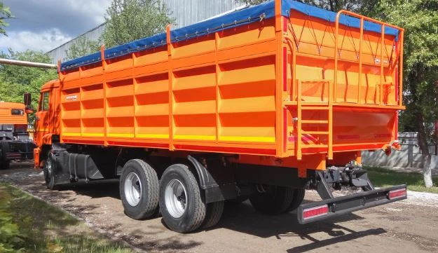 KAMAZ 45149-50 Heavy-Duty Truck for Bulk Transport