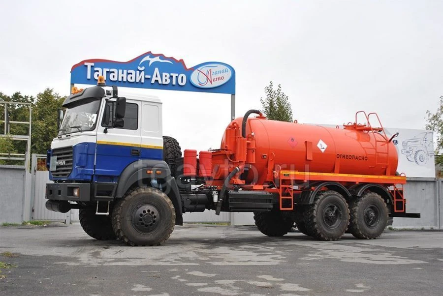 Oil and Gas Condensate Collection Machine AKN Type 56702 Modification 567524 on Ural Chassis 55571-60, 55571-62, 55571-70