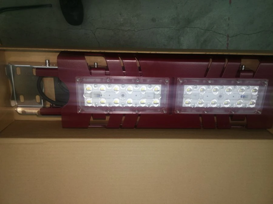 كشاف LED Luster موديل X2 80 واط للاستخدام الخارجي والصناعي
