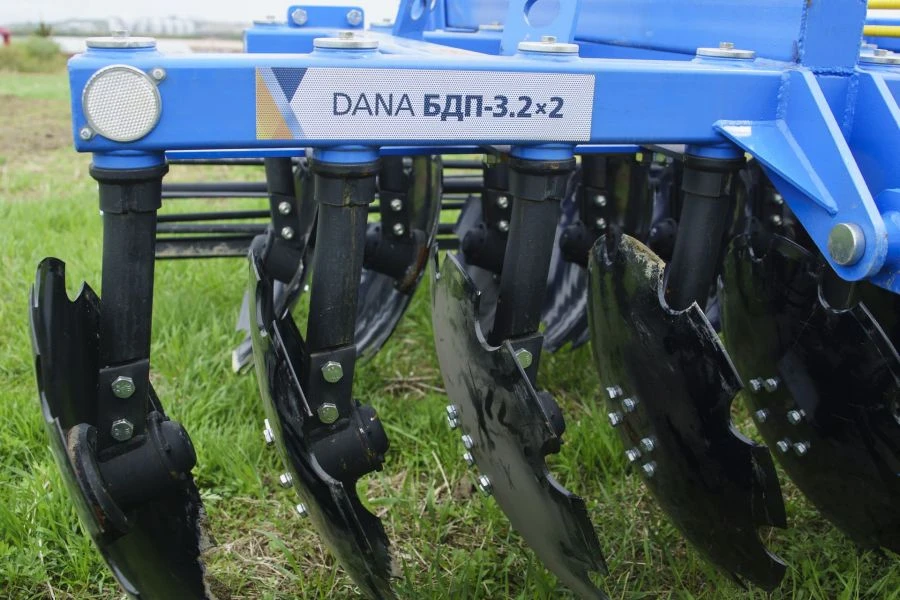 محراث قرصي نصف مقطورة DANA BDP-3.2*2