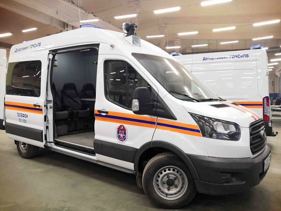 سيارة القيادة الخاصة على أساس فورد FCD 350