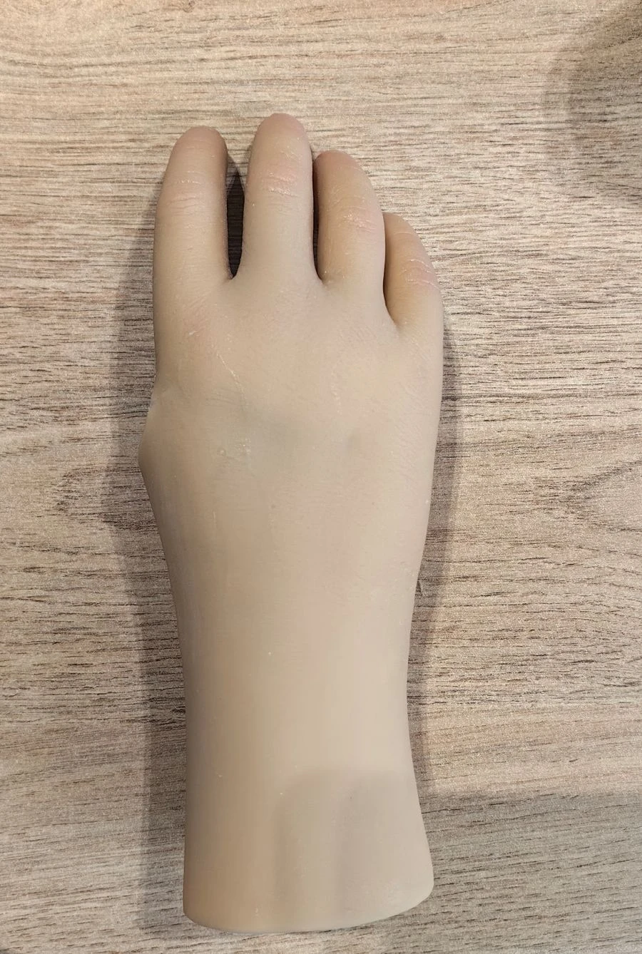 بروتيز يدوي تجميلي لبتر اليد والبتر الجزئي