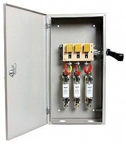 قاطع الدائرة YRP-250A IP65 للأنظمة ثلاثية الطور