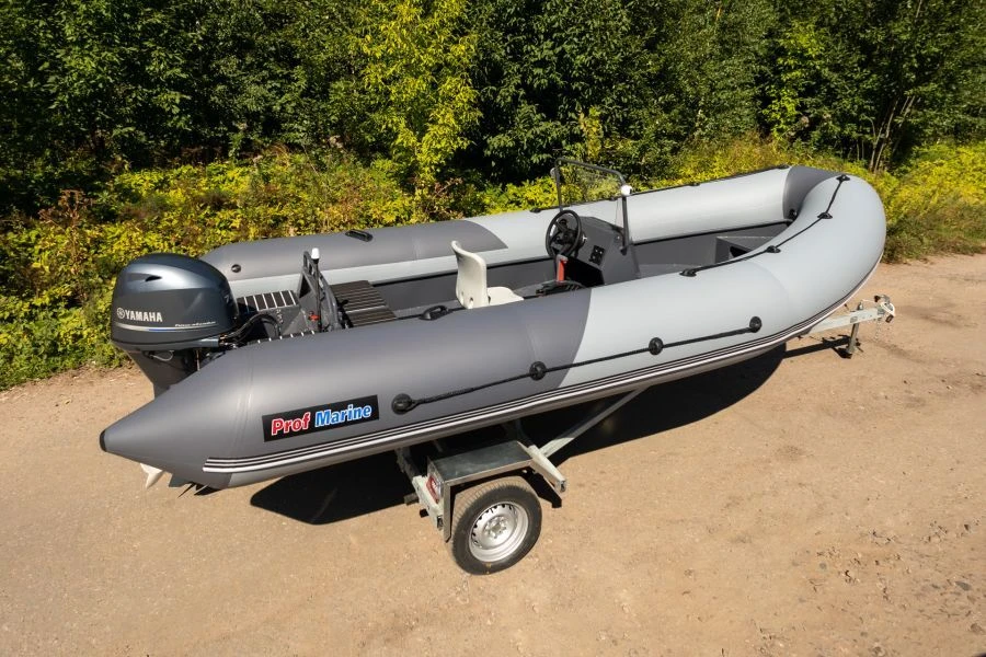 قارب مطاطي صلب بمحرك PM 550 RIB