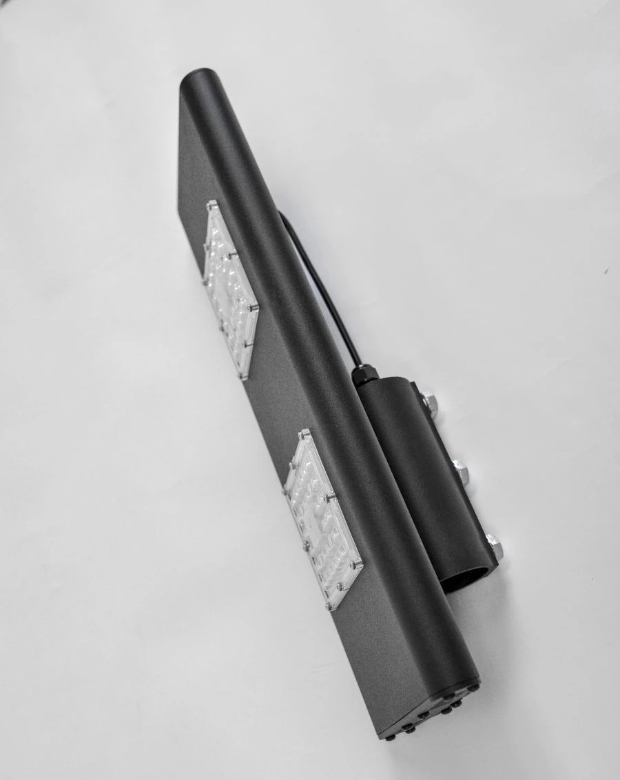 مصباح الشارع LED للإضاءة الخارجية DКУ-17-AF-90W