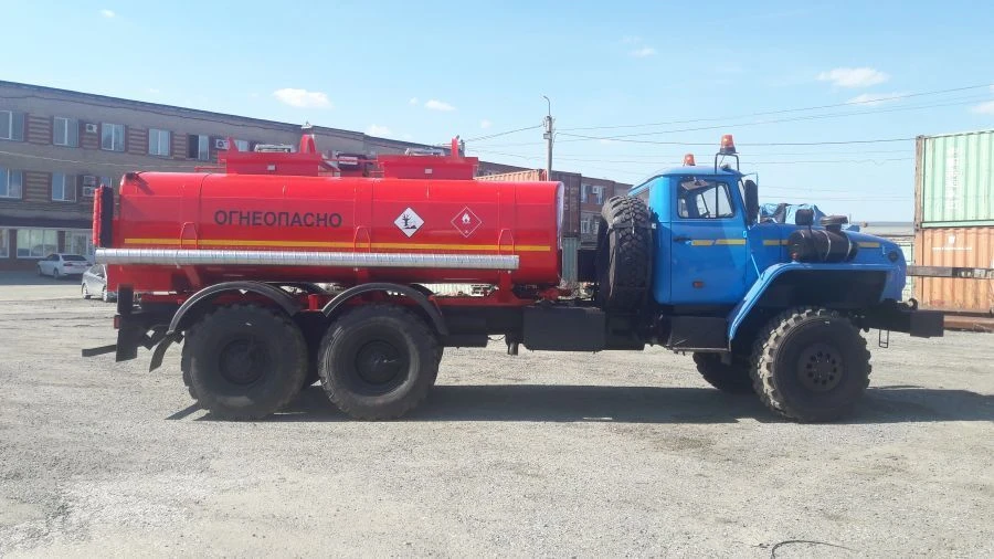 شاحنة صهريج لنقل النفط والمنتجات النفطية AC، ACN 4671L6-10 على هيكل أورال-4320-60