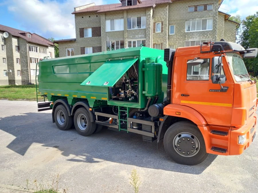 ماكينة فراغية مركبة من نوع LKT-MVK على شاسيه كاما 65115