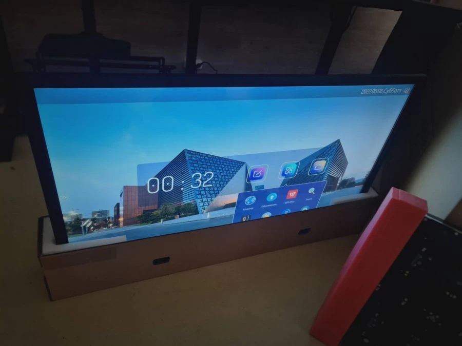 تلفاز LCD لاستقبال البرامج الملونة والأبيض والأسود
