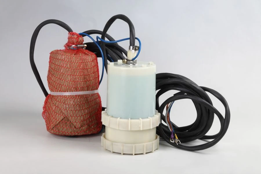 electrode مقارنة غير قطبي (إينيس)