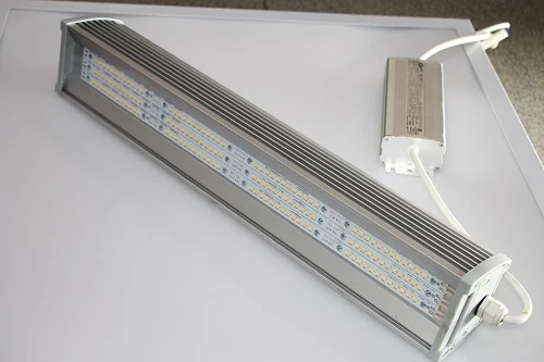ضوء LED صناعي خارجي SKU 02-50-72 UHL 1 IP65